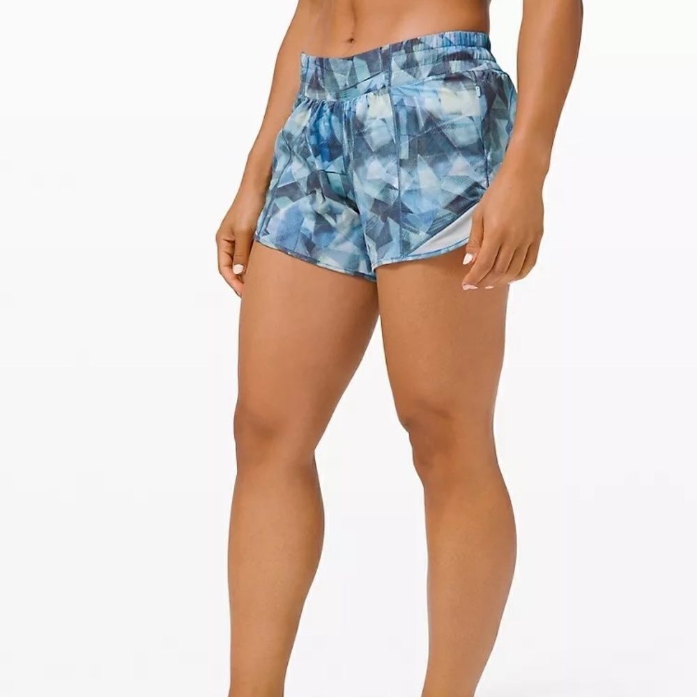 Lululemon Hotty Hot Low- Rise Lined Short Multi Blue Size 4 / 4" L